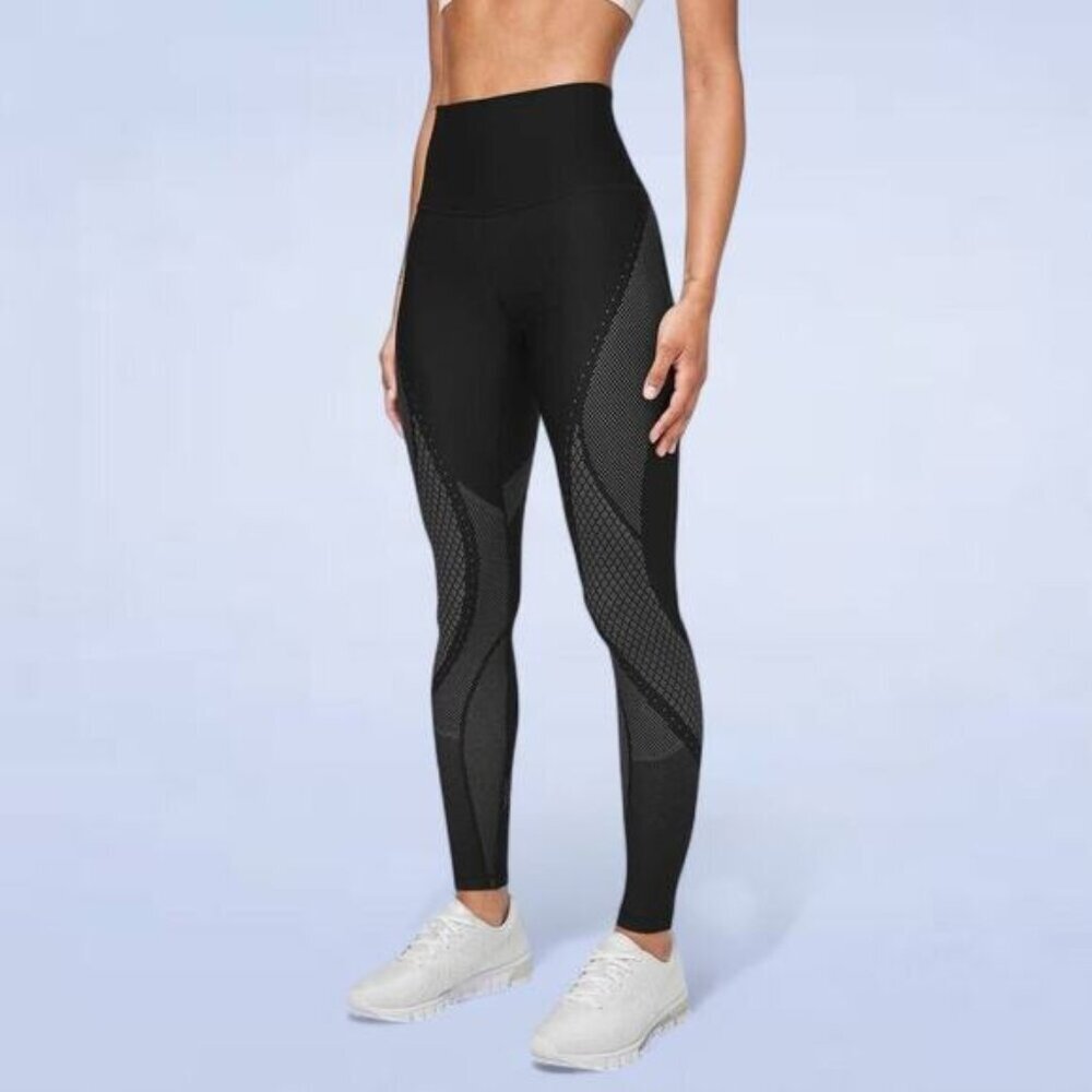 Lululemon Women Mapped Out HR Tight - Size 2